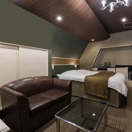 ホテルジュエリージュエリー十三（大人専用） 大阪市 エクステリア 写真
